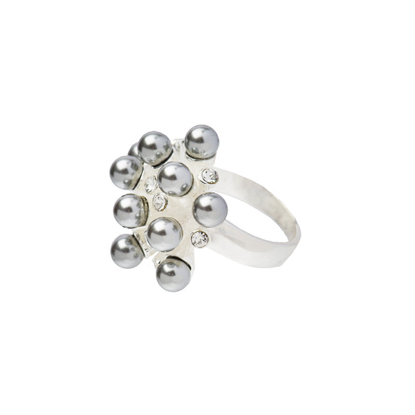 PRETTY IN PEARL CLUSTER STATEMENT RING (GREY)